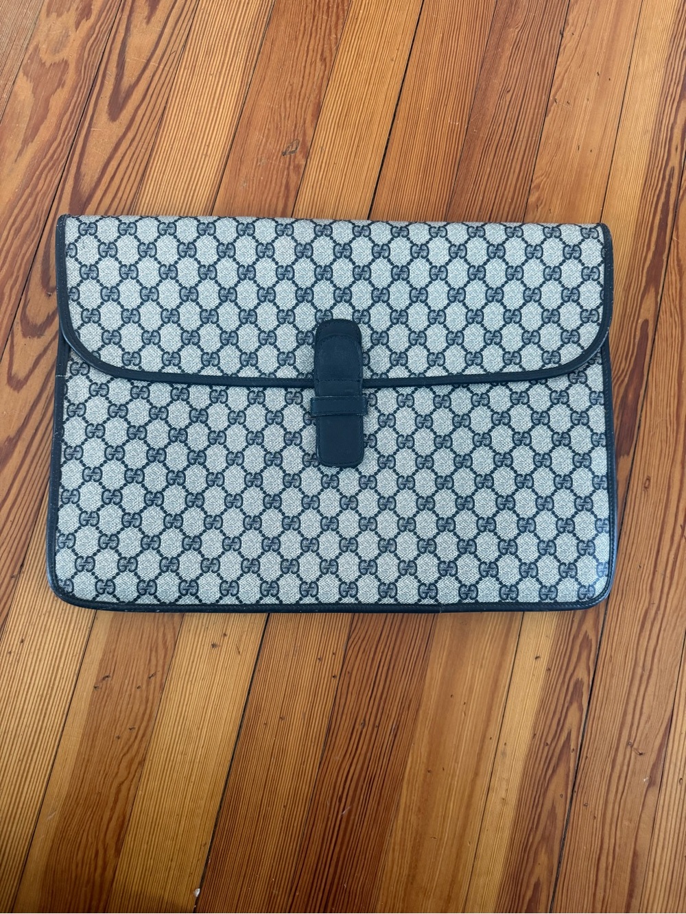Vintage Gucci GG Supreme Portfolio/Envelope laptop Clutch Bag